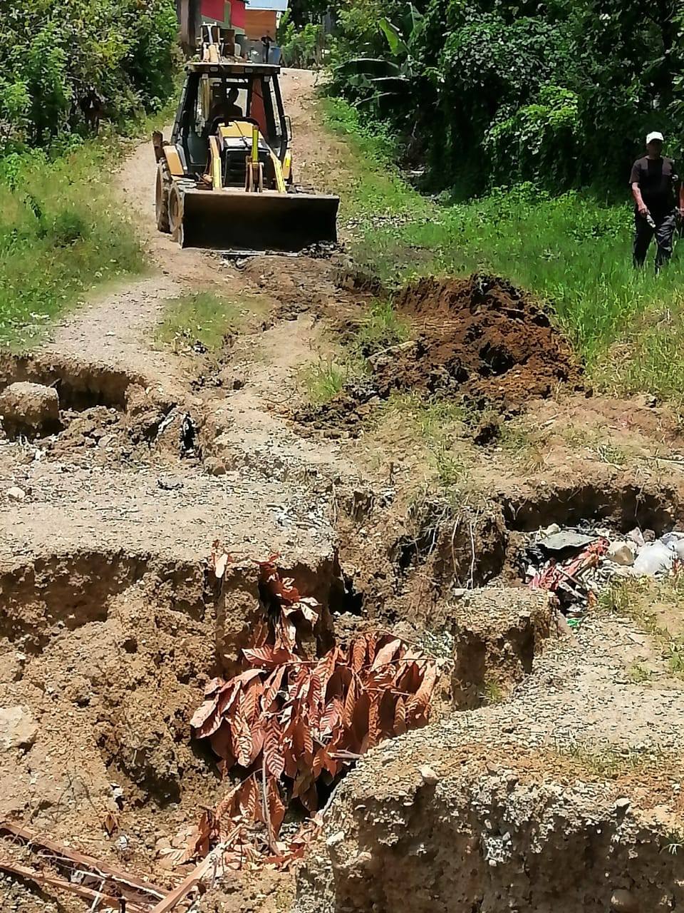 MANTENIMIENTO DE CAMINOS VECINALES EN BAJABONIQUITO Y PESCADO BOBO